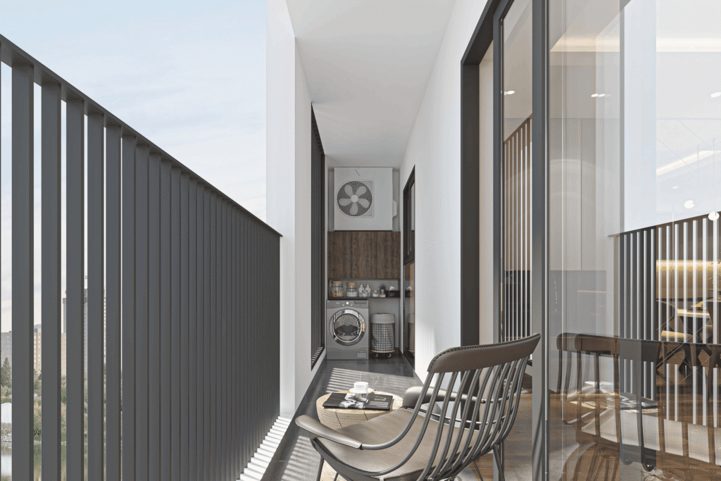 Ban công căn hộ sở hữu thiết kế hiện đại với hệ lan can sắt thanh mảnh và sang trọng